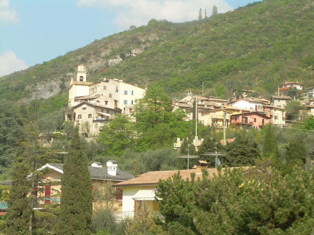 Appartamenti Menapace Torri Del Benaco Exterior photo